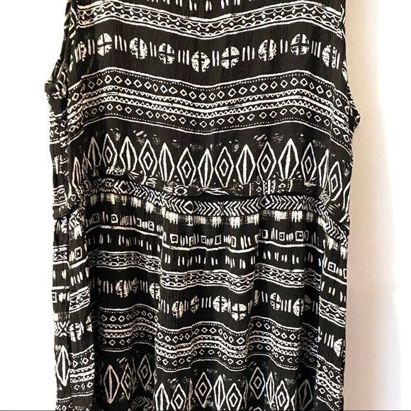 Forever 21 slip dress geometric shapes black - Picture 2 of 3